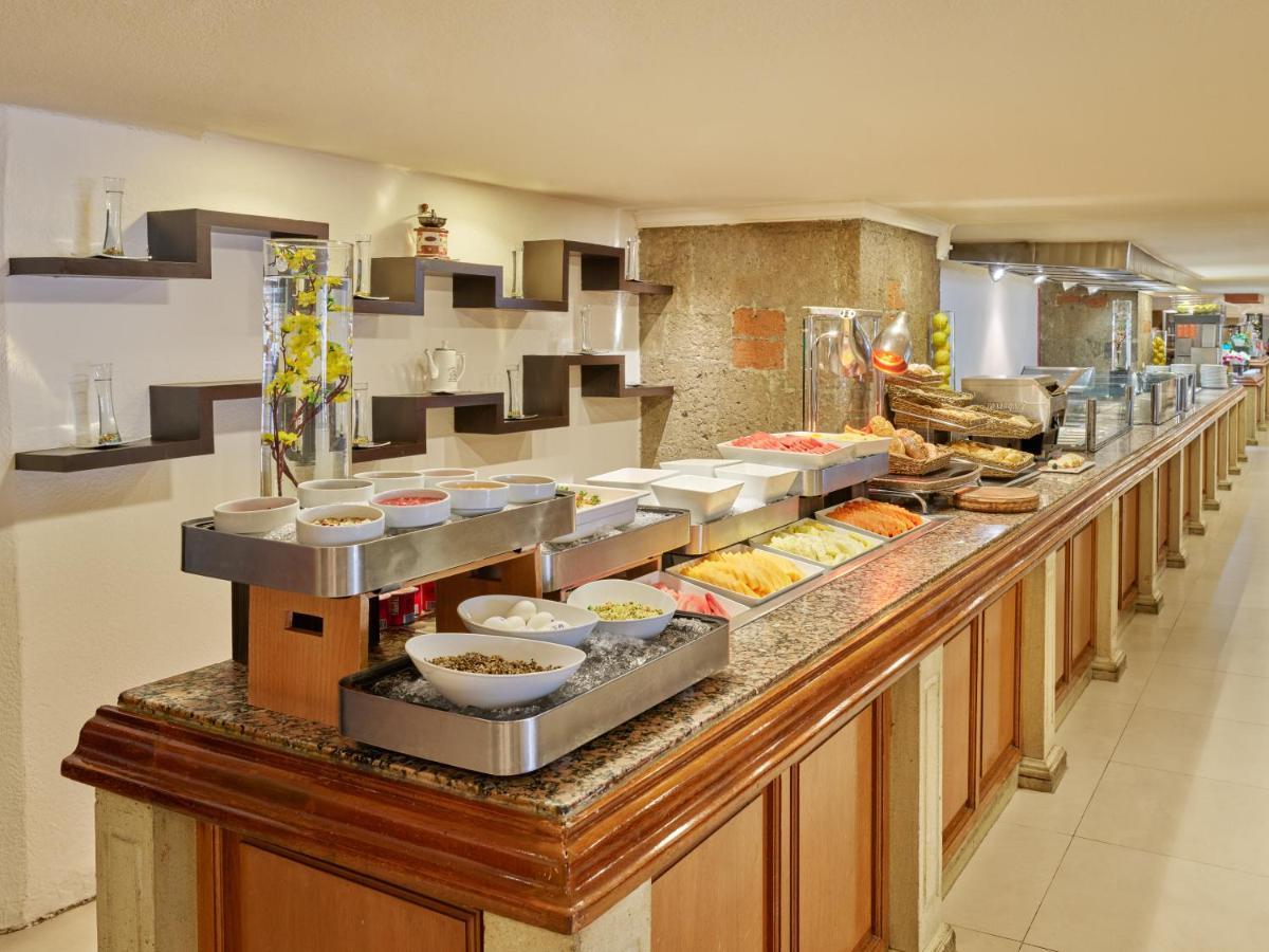 Fiesta Americana Reforma Mexico by Eksteriør bilde A buffet at a hotel